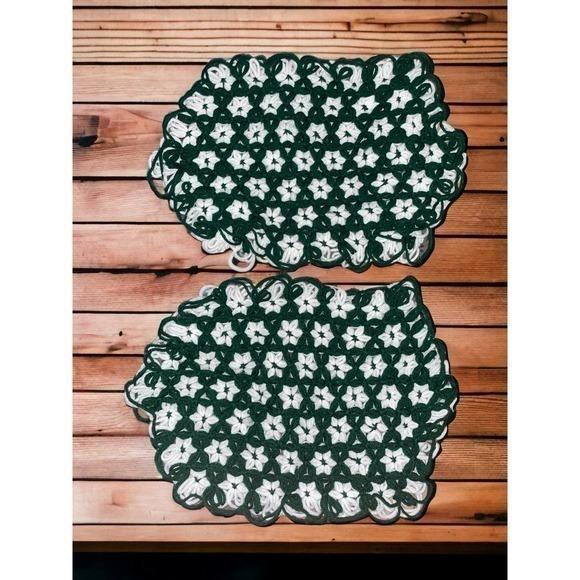 Vintage Crochet Placemats - Picture 1 of 2